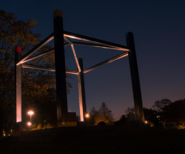 foto Klanksteen bij nacht